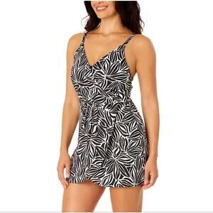 Lands End Swim Dress Size XXL Tummy Control V-Neck Floral Print Black & White